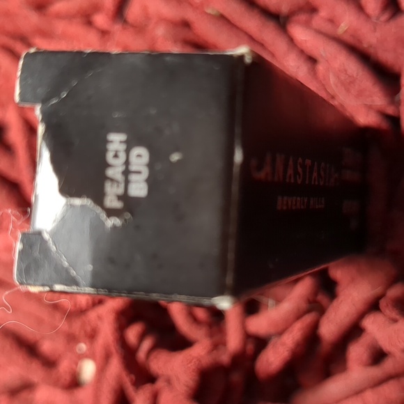 Anastasia Beverly Hills SATIN Lipstick 💄"Peach Bud" - Picture 3 of 8